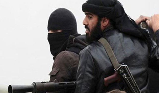 قادة "داعش" يفرّون من الرقة