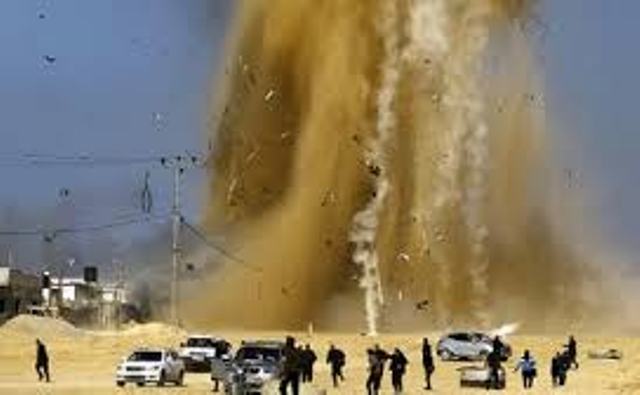 مقاتلات ودبابات إسرائيلية تقصف 7 مواقع لحركة حماس في قطاع غزة