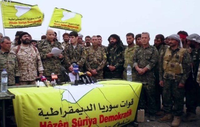 الأكراد يساومون واشنطن: القتال في الرقة مقابل وصل كانتونات الشمال