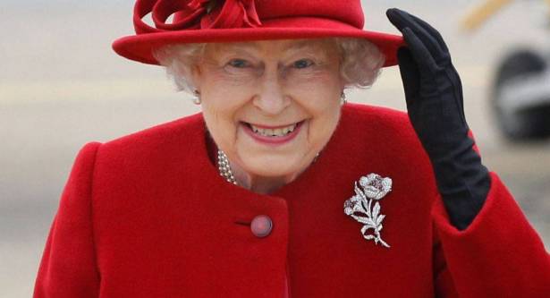 كم تبلغ ثروة ملكة بريطانيا؟