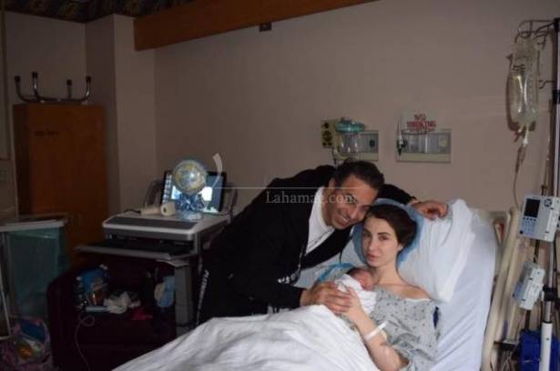 الصور الأولى من داخل المستشفى بعد ولادة أنابيلا هلال.. وهذا إسم المولود الجديد