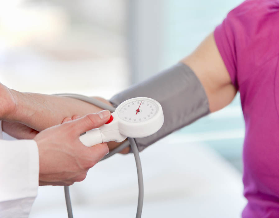 دراسة: ضغط الدم المرتفع سبب رئيسي لجلطات القلب وأمراض الكلى..