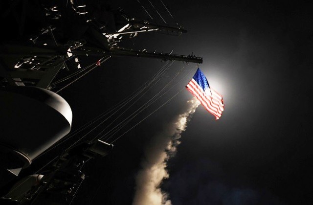 دعوى قضائية تطالب ترامب بتقديم سنده القانوني لهجومه الصاروخي ضدّ سورية