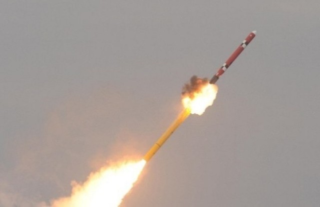 كوريا الشمالية تجري تجربة صاروخية واليابان تدين