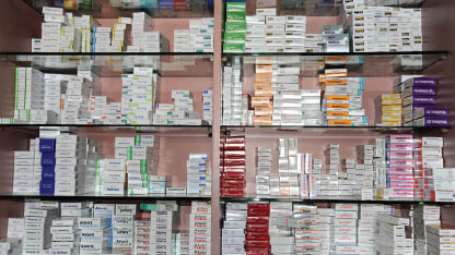 إحباط محاولة تهريب أدوية فاسدة من الكيان الإسرائيلي … تنظيم أكثر من 150 ضبطاً وترقين سجل 3 صيدليات